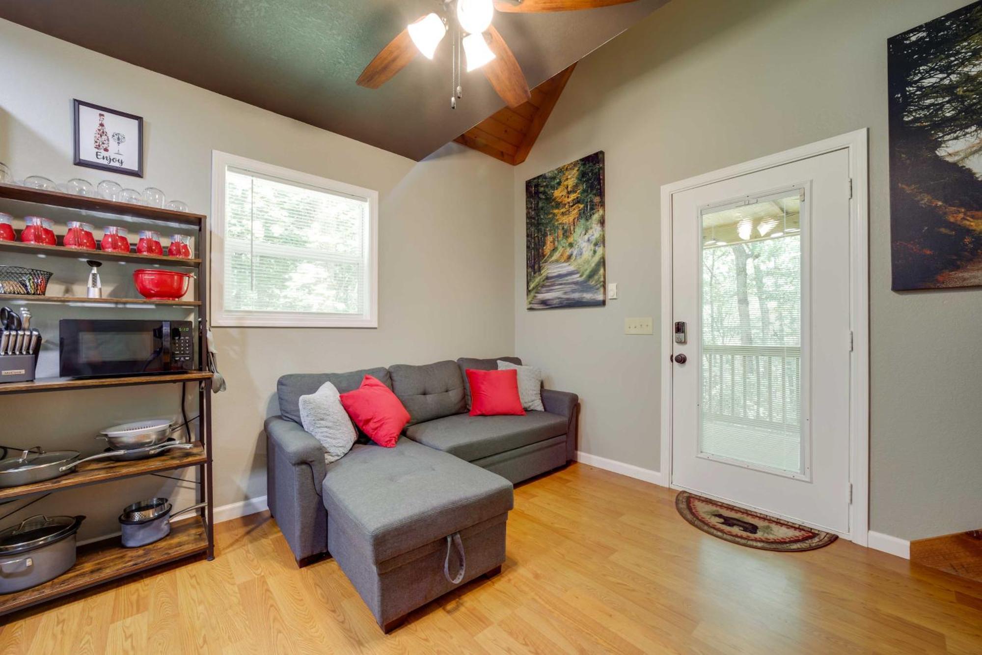 Cozy Whittier Cabin And Yard And Hot Tub, Pets Welcome Kültér fotó