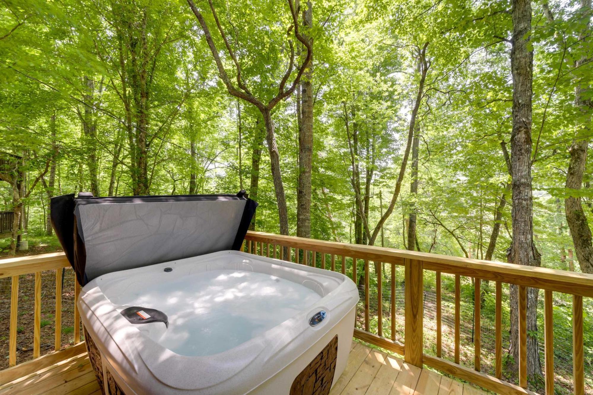 Cozy Whittier Cabin And Yard And Hot Tub, Pets Welcome Kültér fotó