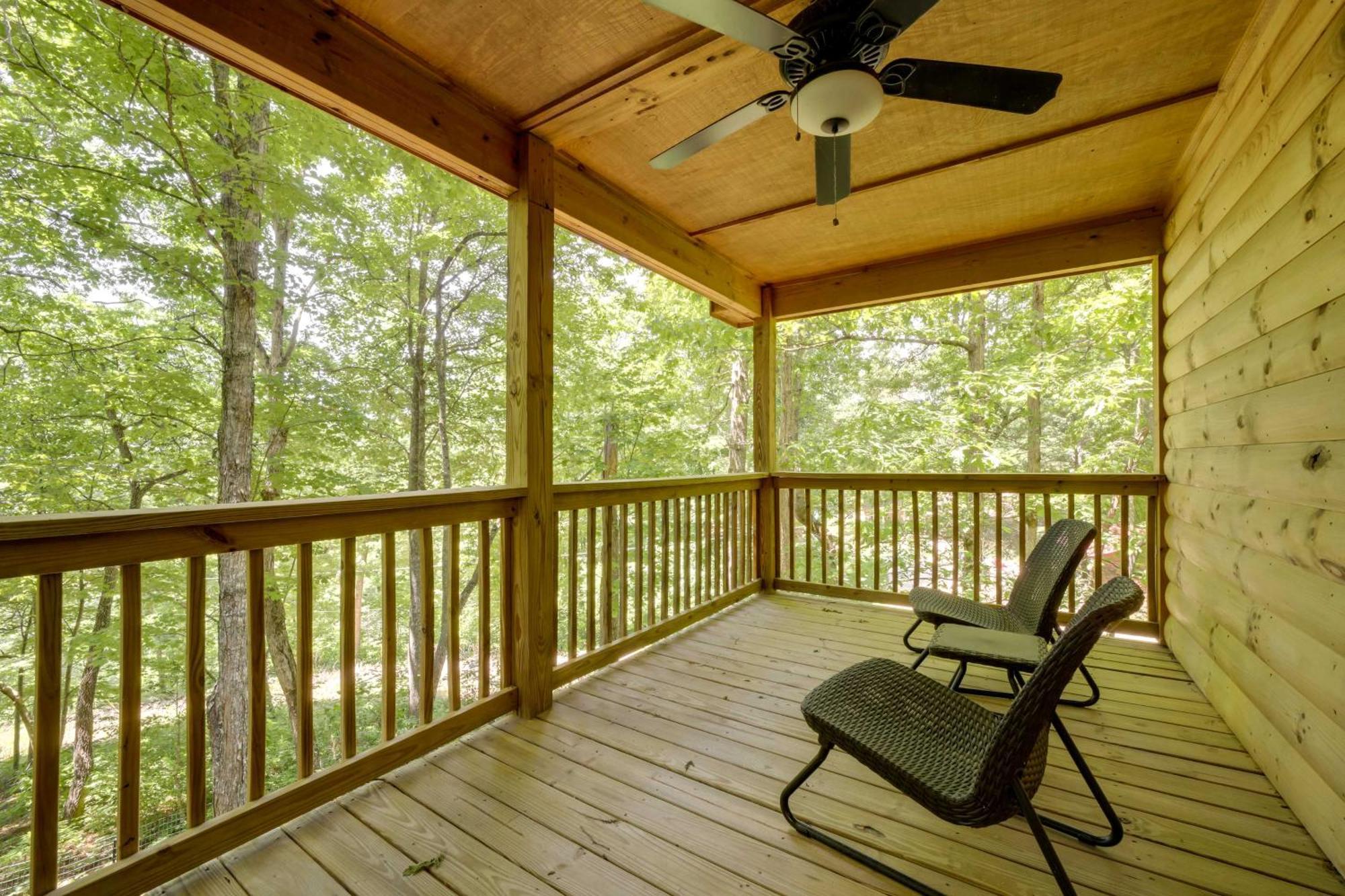 Cozy Whittier Cabin And Yard And Hot Tub, Pets Welcome Kültér fotó