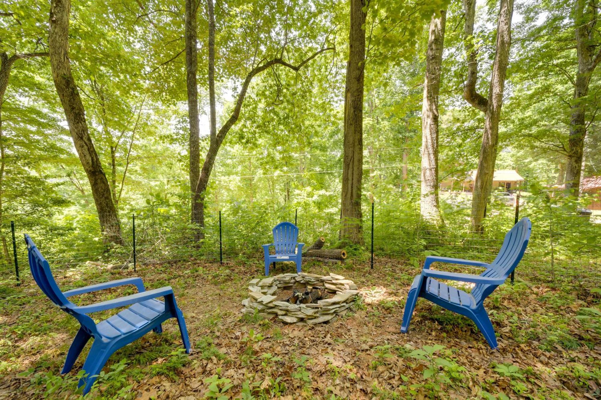 Cozy Whittier Cabin And Yard And Hot Tub, Pets Welcome Kültér fotó