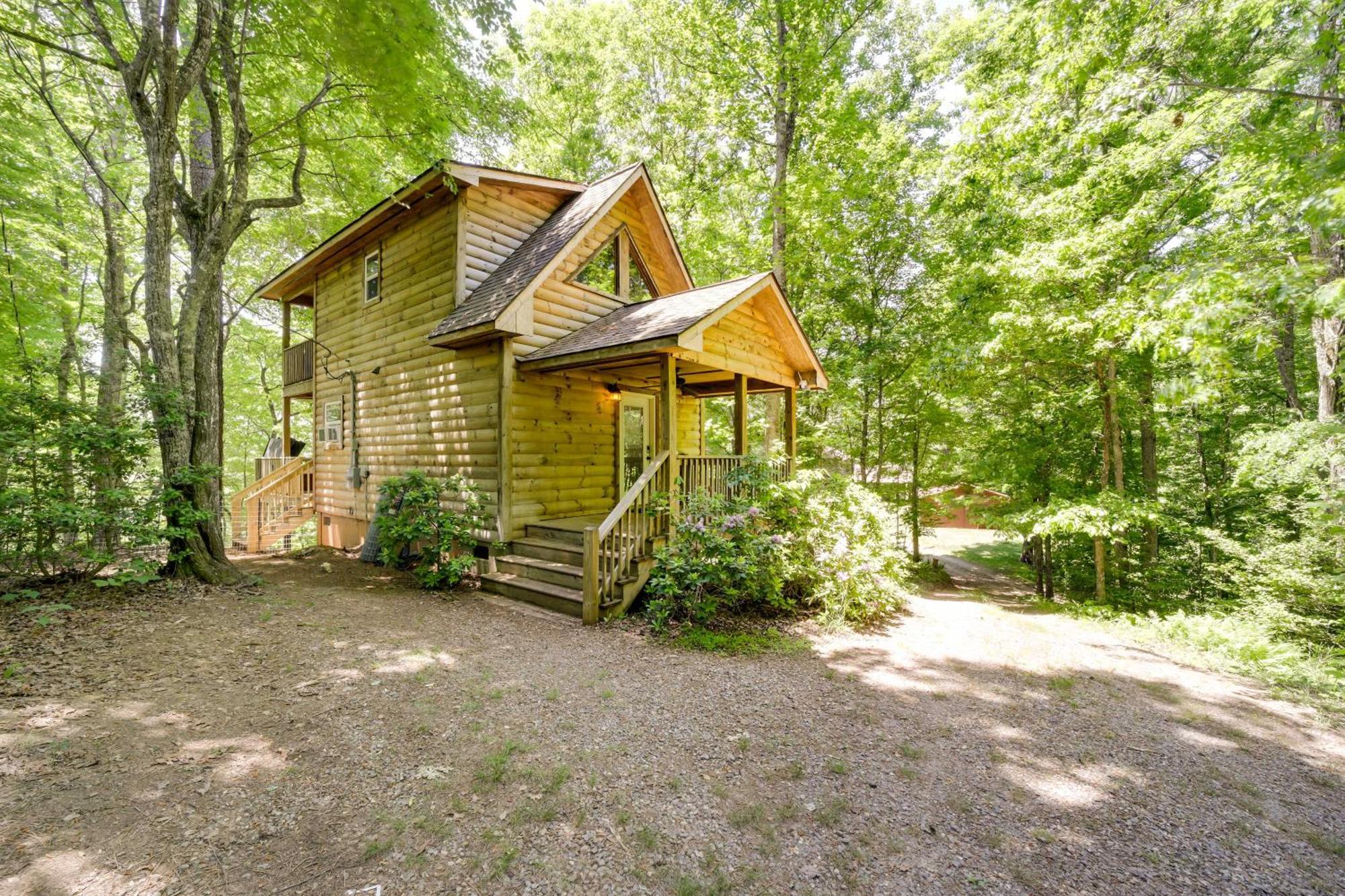 Cozy Whittier Cabin And Yard And Hot Tub, Pets Welcome Kültér fotó